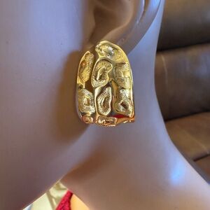 Vintage 1980s bold and bright chunky pebble gold tone earrings